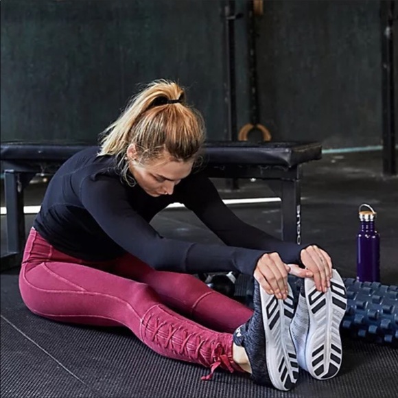 Free People Movement XS Pixi Lace Up Leggings High Rise EUC - Picture 5 of 15